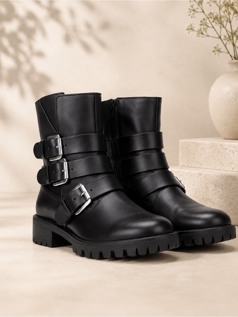 Steve Madden Black Ankle Boots with Buckle boots